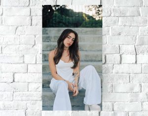 Poster Decorativo Nicki Nicole 13 - Tamaño A3 30x40